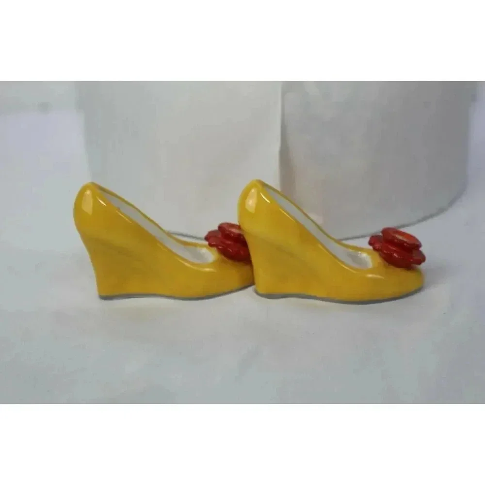 High Heel Ceramic salt&pepper shakers
